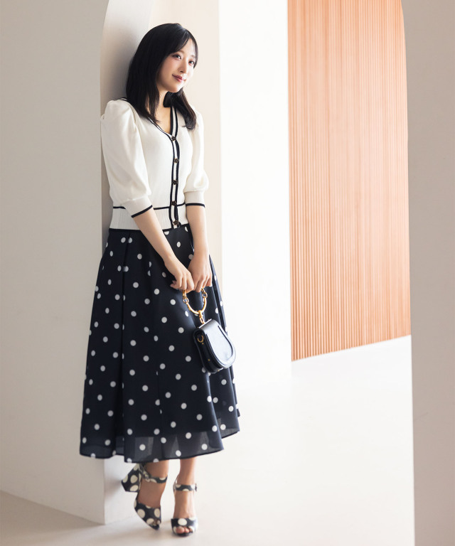 トッコクローゼット tocco closet フラワー釦パワーショルダー配色ニットカーディガン フラワー釦パワーショルダー配色ニットカーディガン