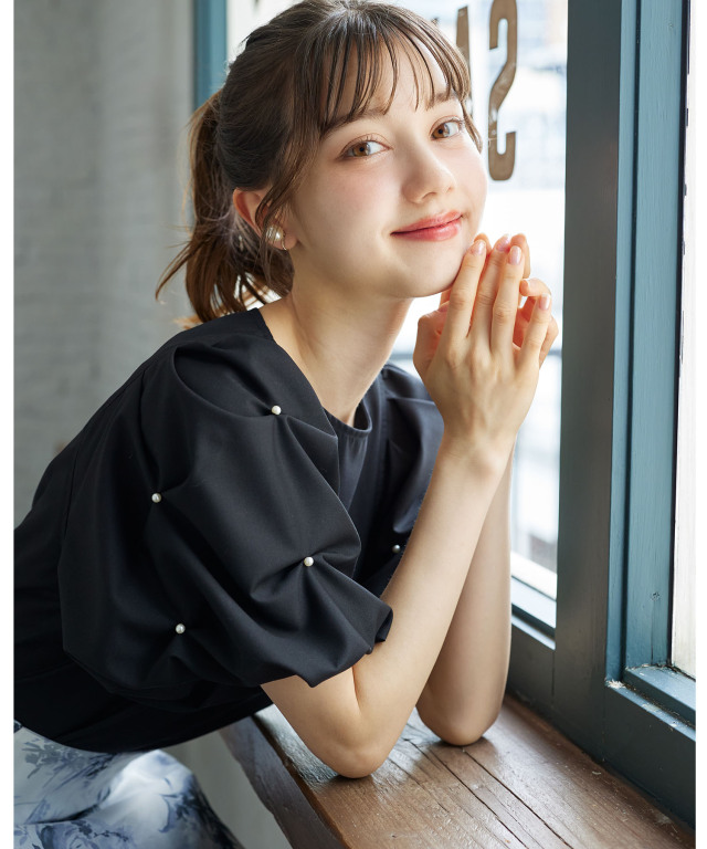 トッコクローゼット tocco closet 袖パール付きスモッキングブラウス 袖パール付きスモッキングブラウス