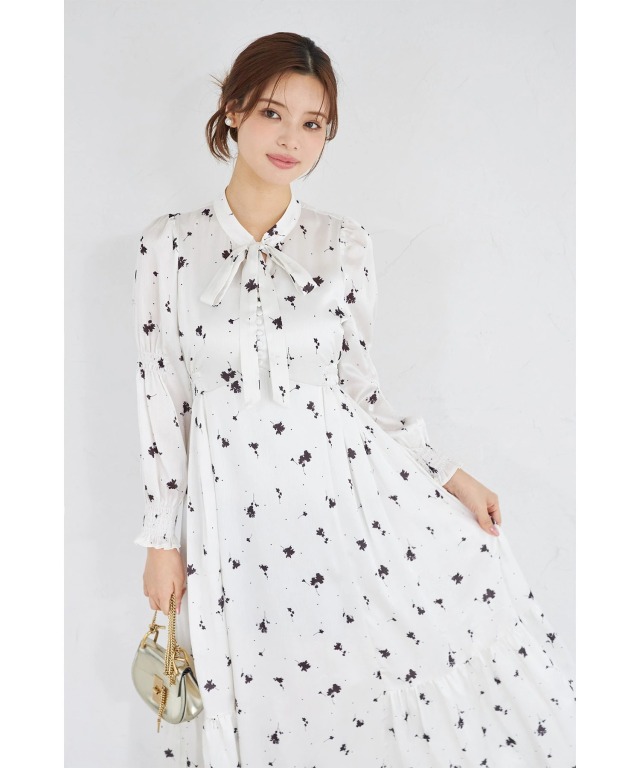 ♡専用♡ リボン付きシルエットフラワー×ペンシルドットプリントワンピース