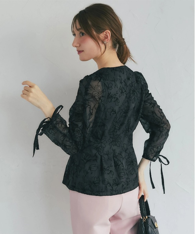 リボン付きフロッキーフラワープリントシアーブラウス