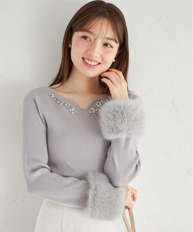 2WAY袖口ファー付きビジュー装飾ハートネックリブニットプルオーバー