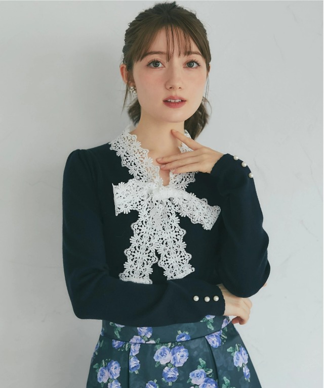 レースボウタイリボン付き配色ニットプルオーバー