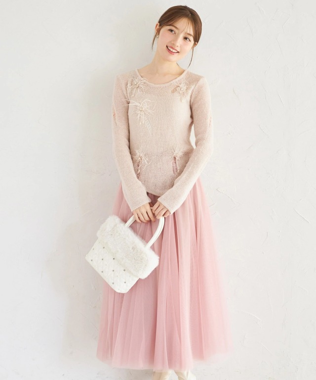 立体フラワーモチーフ付きフェザーニット×チュールスカートセット