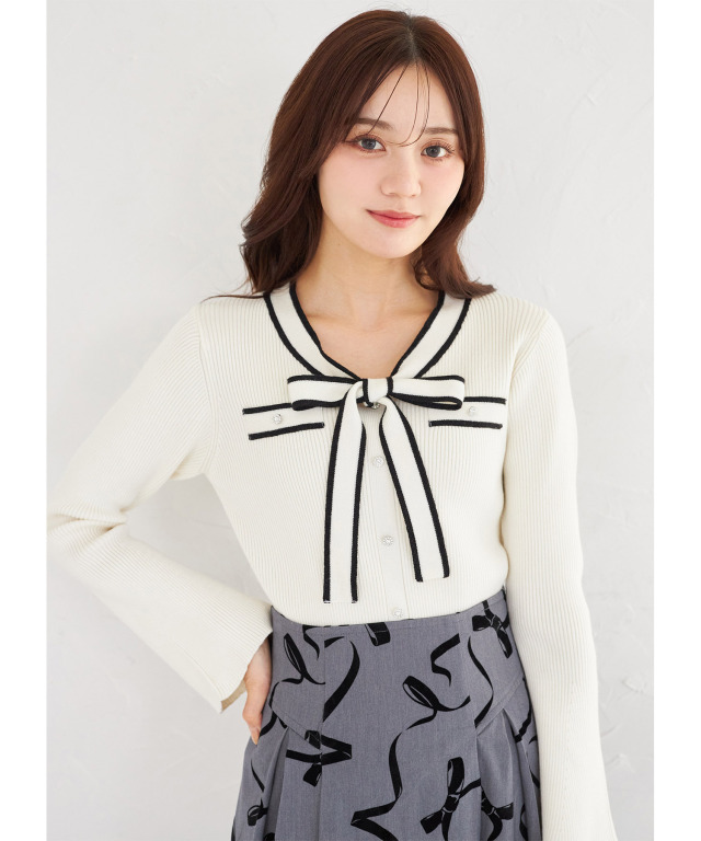 ビジュー飾り釦付きボウタイリボン配色ニットプルオーバー