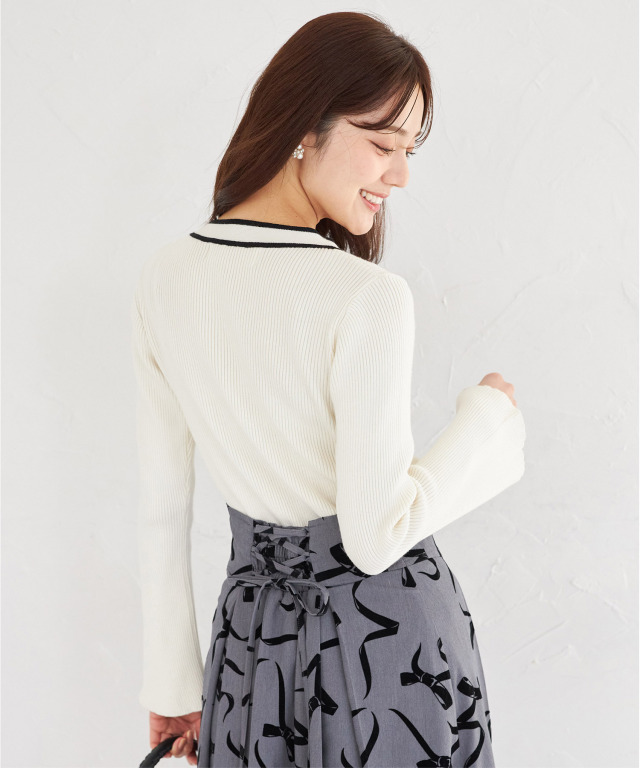 ビジュー飾り釦付きボウタイリボン配色ニットプルオーバー