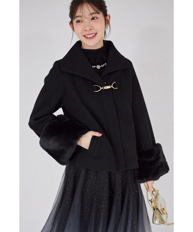 袖口ファー付きショートコート
