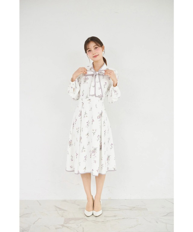 ワンピース A 配色ライン入りボウタイリボン付きフラワープリントワンピース