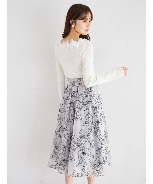 ラインフラワーフロッキーシアータックフレアスカート