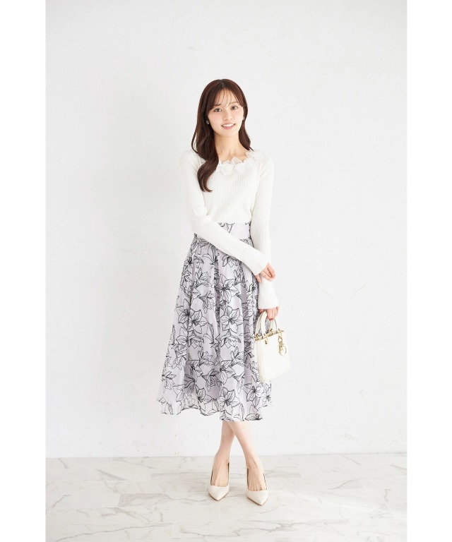 ラインフラワーフロッキーシアータックフレアスカート