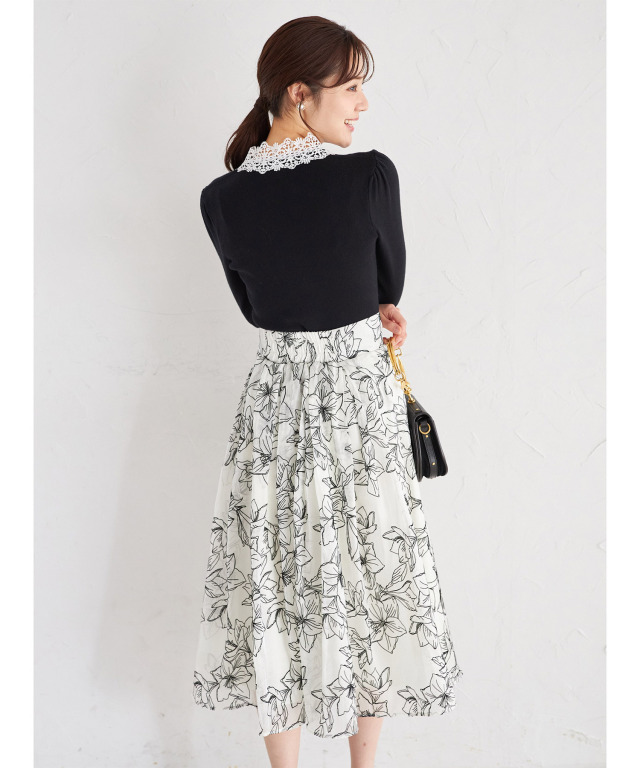 ラインフラワーフロッキーシアータックフレアスカート