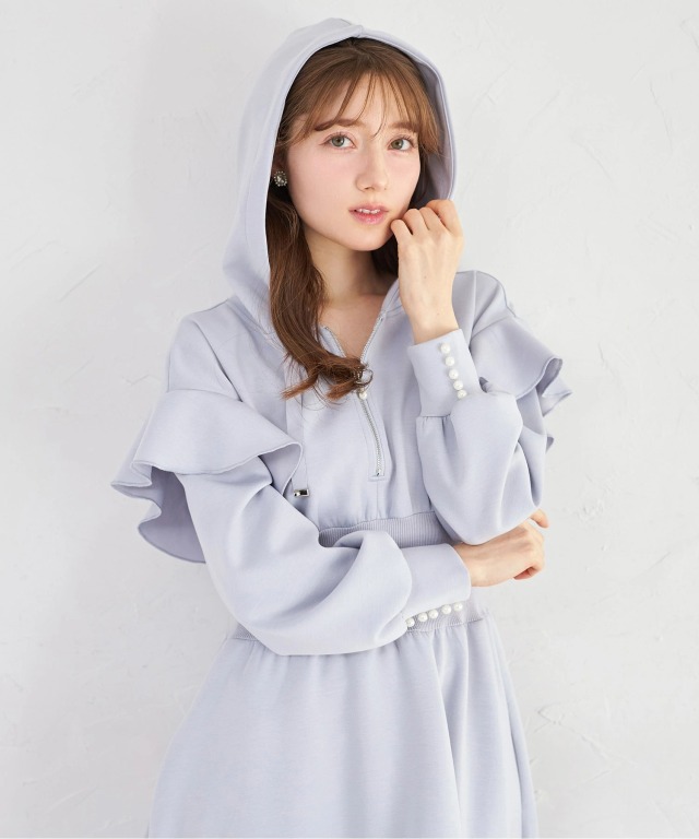 ウエストリブ切り替えフリルスリーブボンディングフーディワンピース