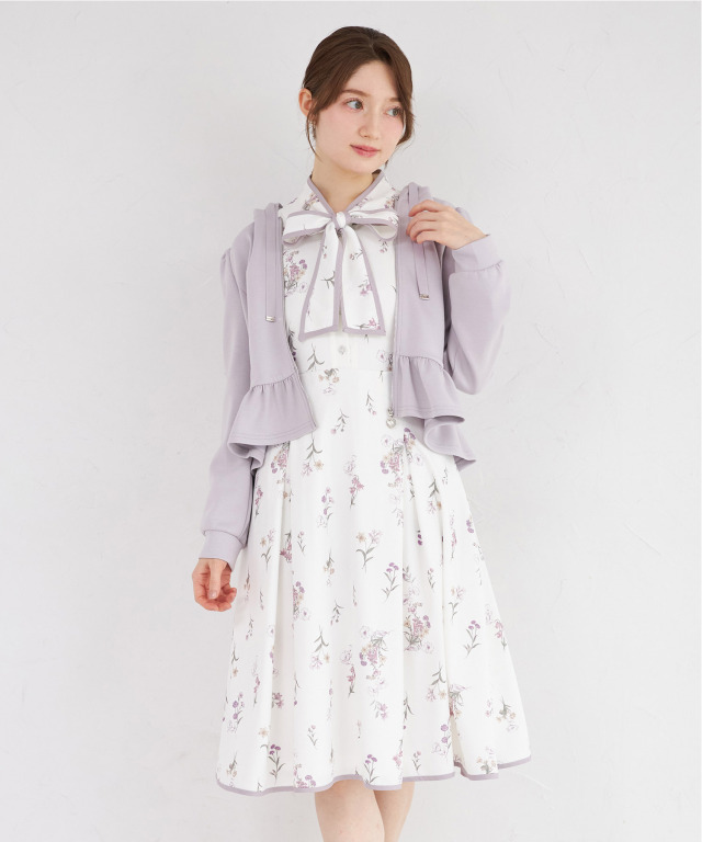 日常をドラマティックに変える♪ハートチャームファスナー裾フリルパーカー