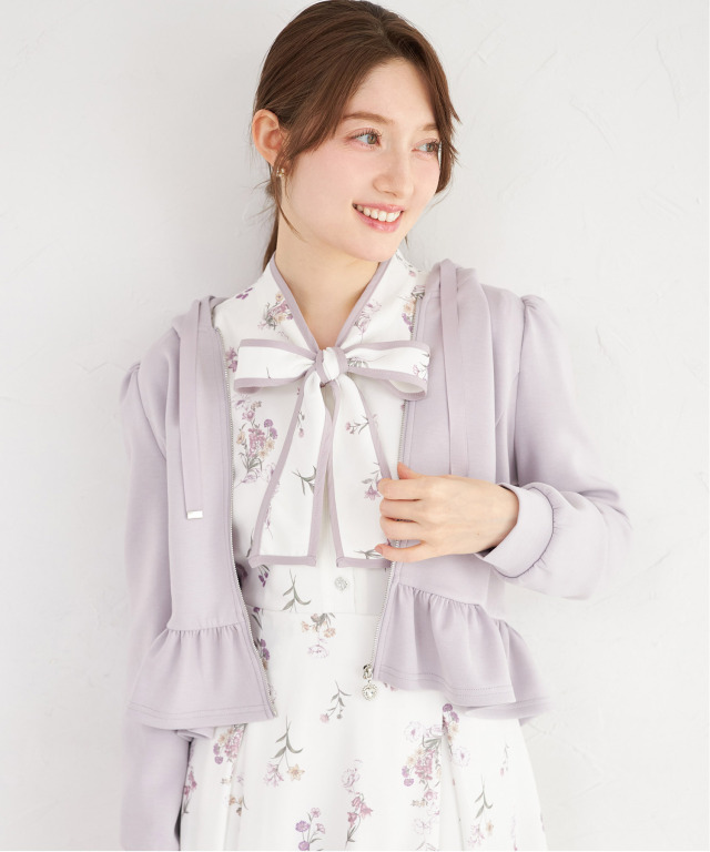 日常をドラマティックに変える♪ハートチャームファスナー裾フリルパーカー