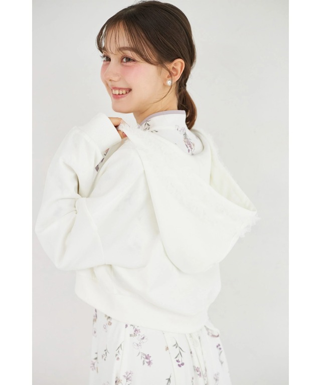 ラフなのにキレイ見えするドットチュールフリル付きパールジップパーカー