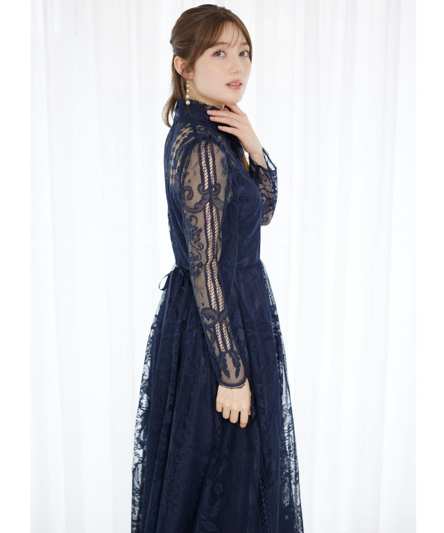 高貴な雰囲気で華やぐリボン付きパネル柄総レースワンピース