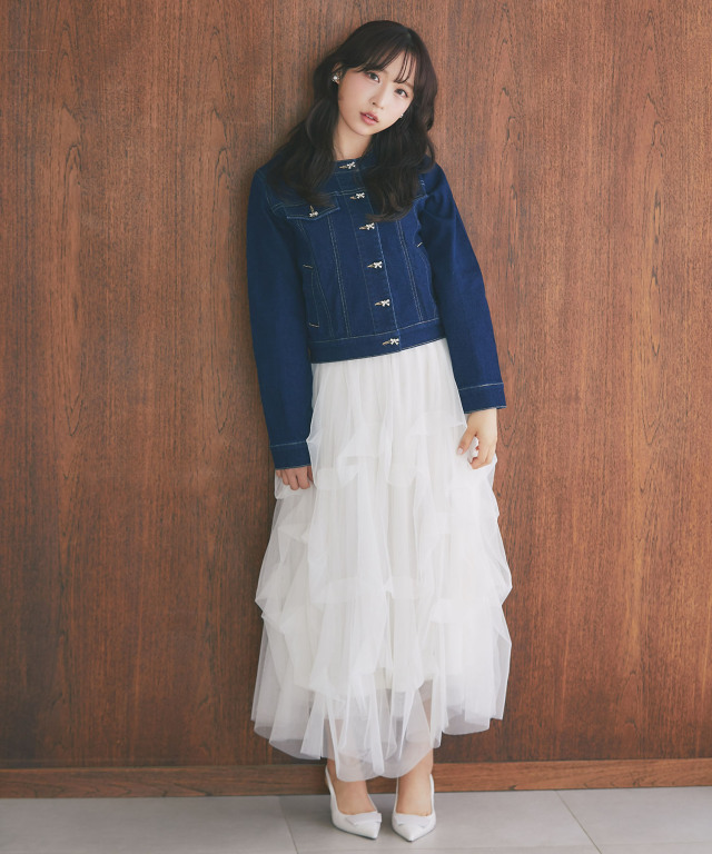 ビジューリボン釦ノーカラーデニムジャケット