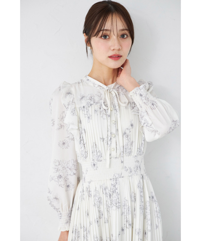 着映えも細見えも叶えるヴィンテージサテンフラワープリント