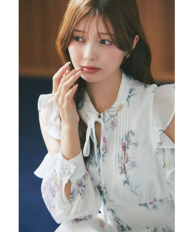 ラッフルフリルオープンショルダーボタニカルフラワープリントワンピース