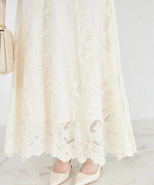 フラワー刺繍パネルマチフレアスカート