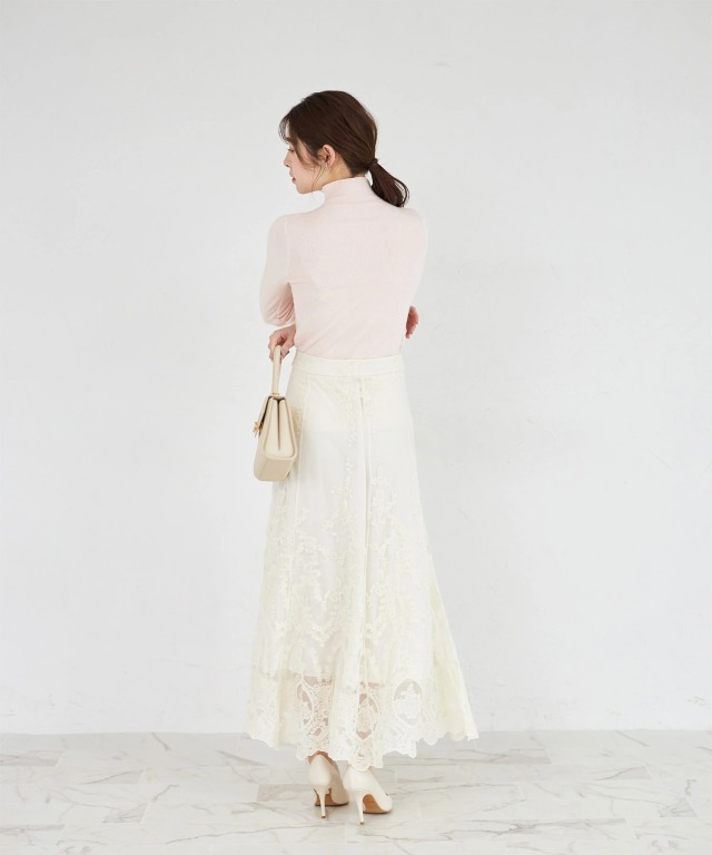 フラワー刺繍パネルマチフレアスカート