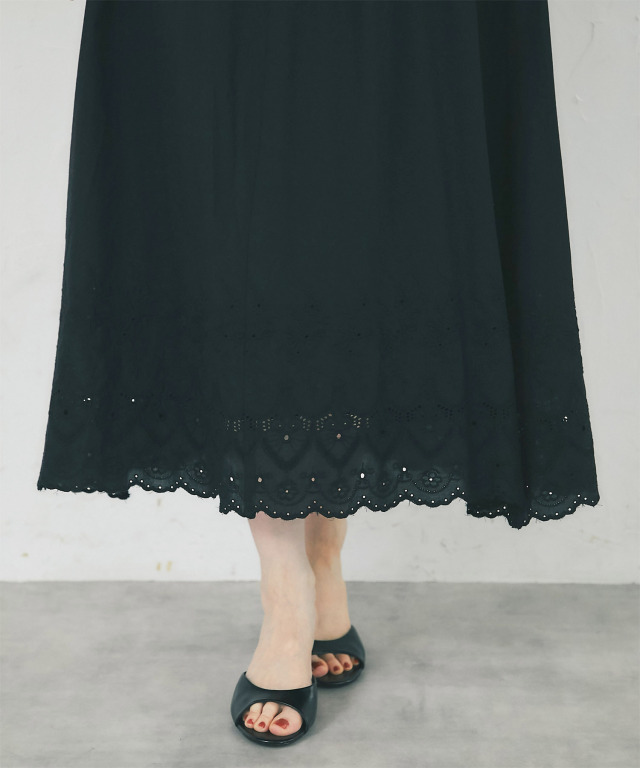 誰からも愛されるコットンレーススカラップ刺繍ドロストリボンワンピース