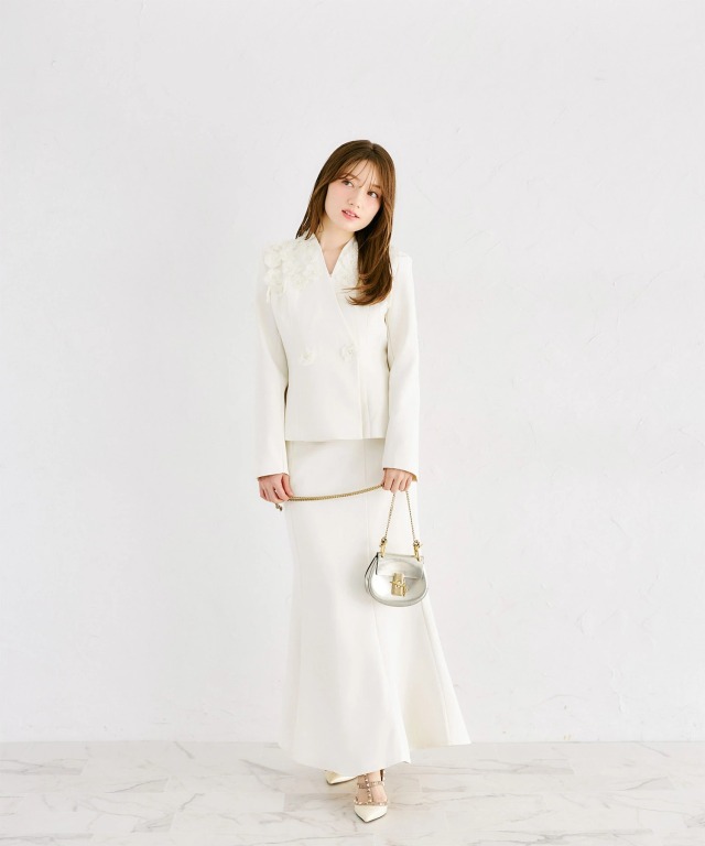 立体フラワーモチーフ付きジャケット×マーメイドスカートセットアップ