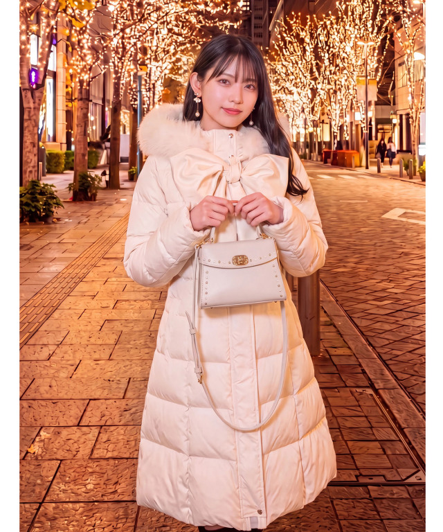 ONもOFFも使える2WAYショルダー付きパールスタッズバッグ