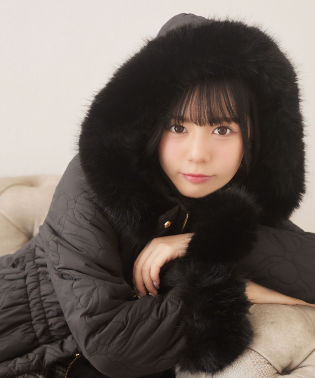 取り外し可能なファー＆ベルト付きリボンキルティングフィット＆フレア