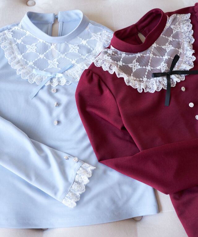 リボン＆ビジュー付きレースフリルハイネックカットソープルオーバー