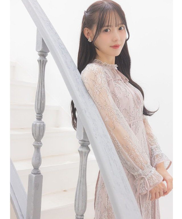 suyunn スユン　リボン付きフラワーラインレースワンピース