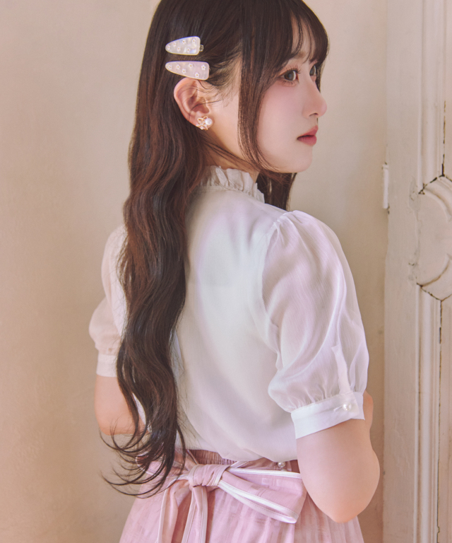 今期 アプレースフラワービジューブラウス 283-204139-requ-0303-1.jpg