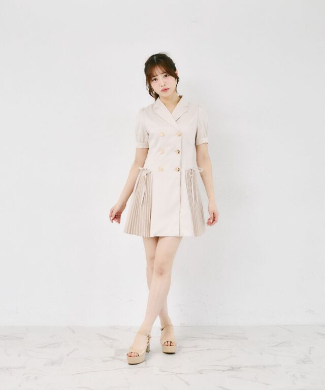リボン付きプリーツトレンチライクミニワンピース