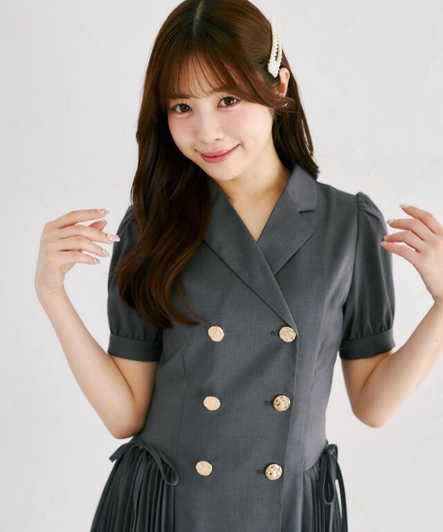 リボン付きプリーツトレンチライクミニワンピース