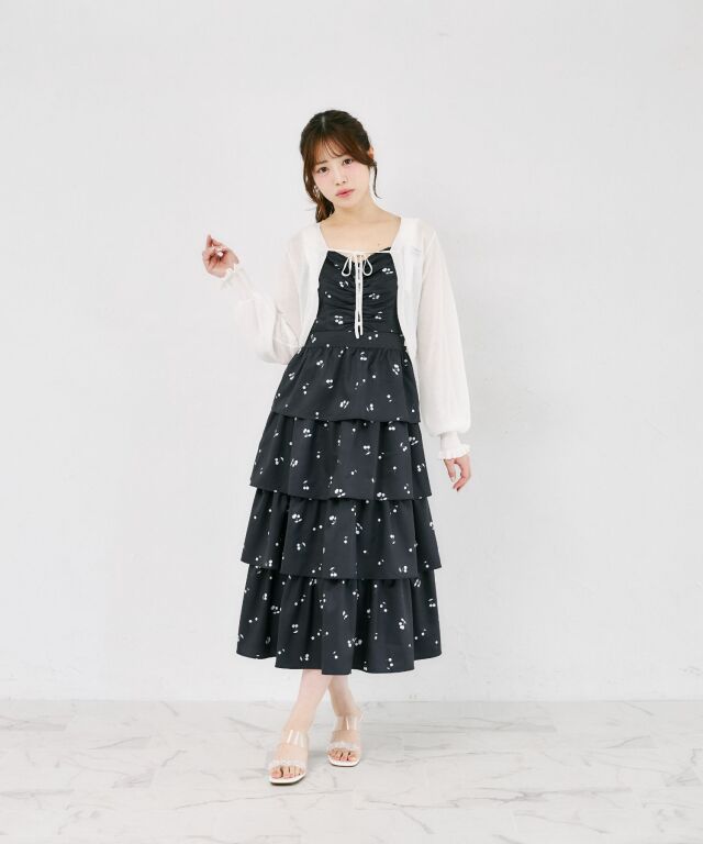 肩リボン付きチェリー柄ティアードワンピース