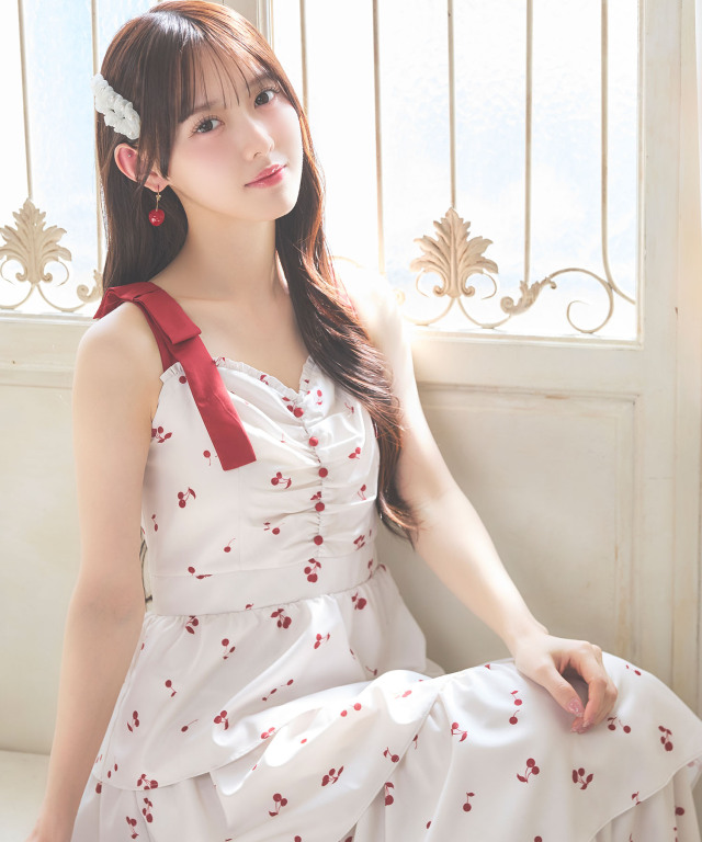 suyunn スユン　肩リボン付きチェリー柄ティアードワンピース