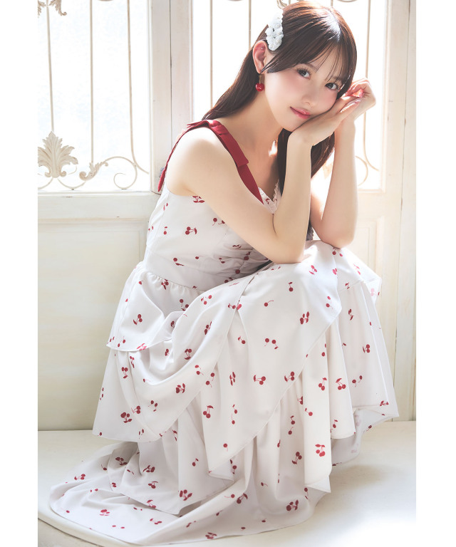 肩リボン付きチェリー柄ティアードワンピース