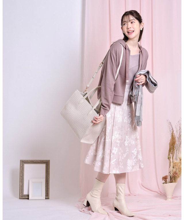 誰からも愛されるフラワープリントタックフレアスカート≪Cafe color  