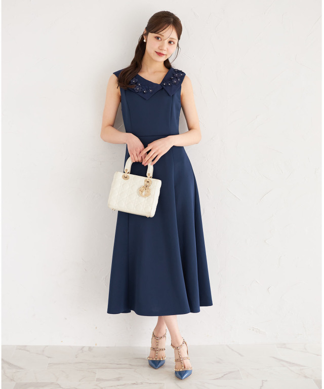 立体フラワー刺繍モチーフ付きアシメカラーワンピース 