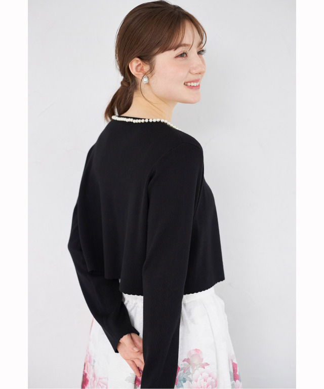 きちんと感のある華やかさ♪パールラインフロントホックニットカーディガン