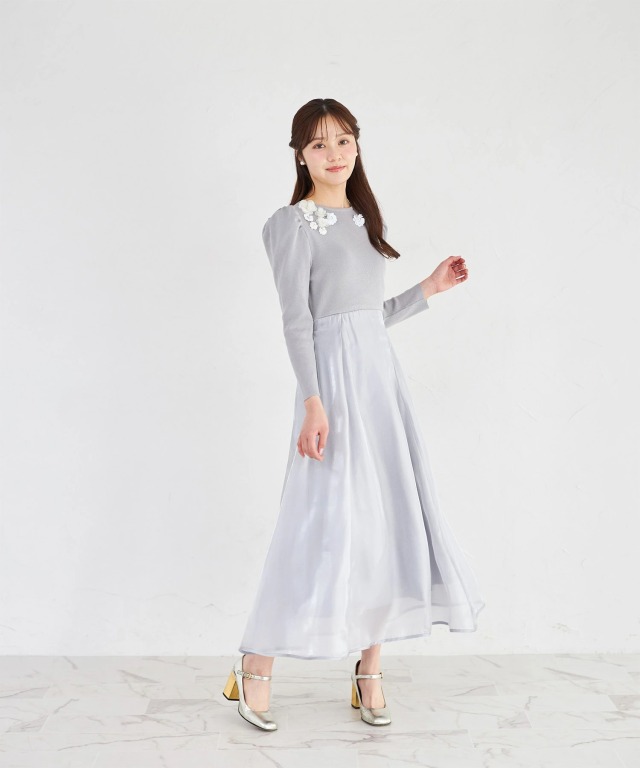 ウエストリボン付きフラワービジューニットドッキングワンピース