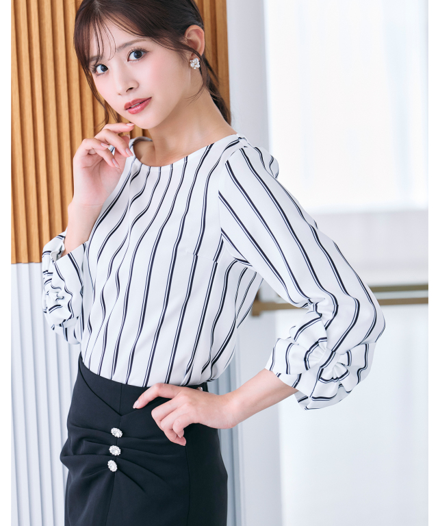 美ラインで品よく細見え♪ビジュー付きドレープタックタイトスカート