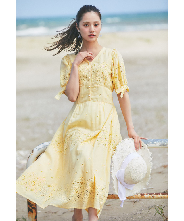 袖口リボン付きパール釦コットンレースワンピース 