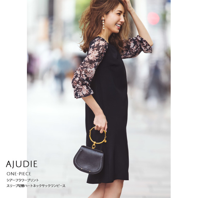 シアーフラワープリントスリーブ切替ハートネックサックワンピース 