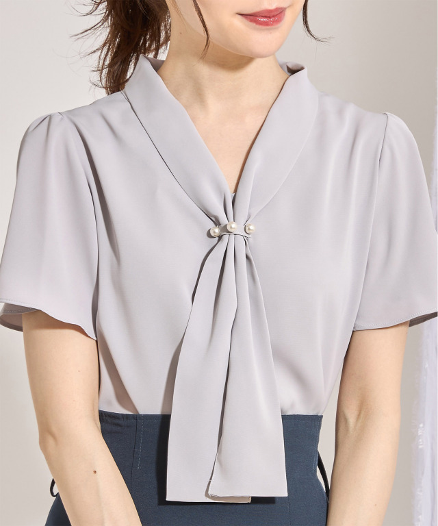 パール付きボウタイブラウス