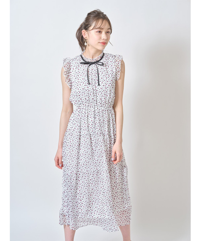 １枚で華やかに着映えるフリル付きボウタイりぼんフラワープリントワンピース