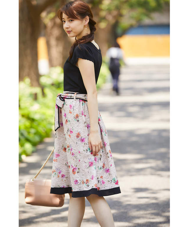 トッカ M 花柄フレアスカート春夏ライトグリーン フラワープリント  