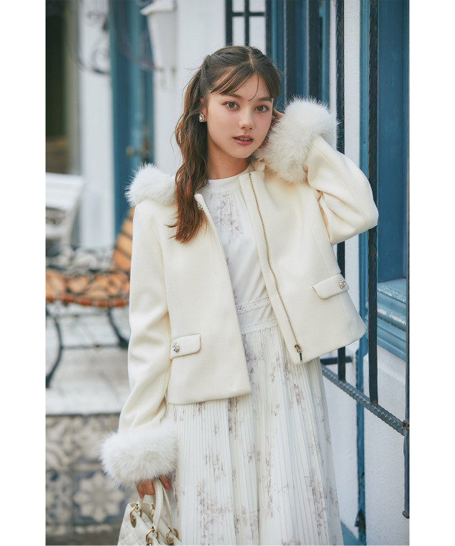 エムミーエメ　ビジューロングコート 完売品 エムミーエメ ビジューロングコート 完売品 - メルカリ