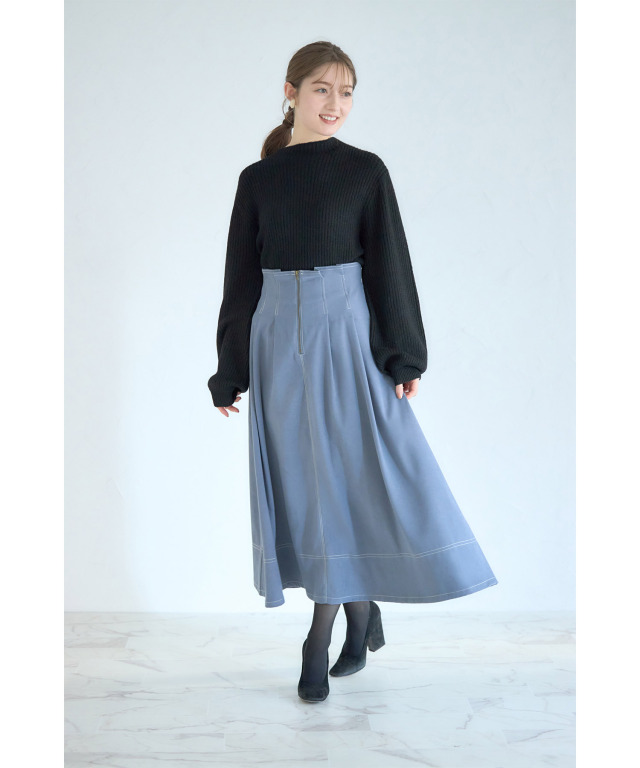ステッチ入りタックフレアスカート