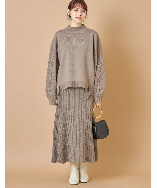 ケーブル編みシンプルニットフレアスカート 