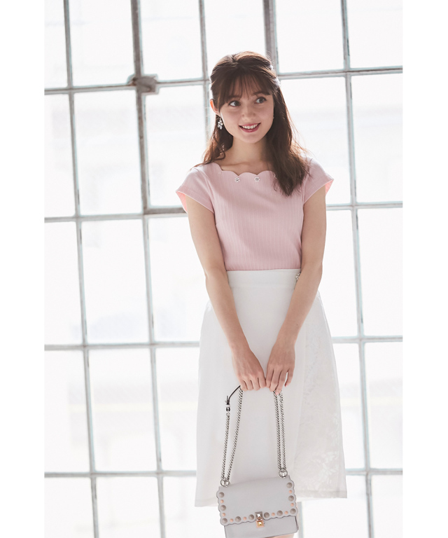 夏の女子会服♪フラワーパールビジュー付きスカラネックリブトップス